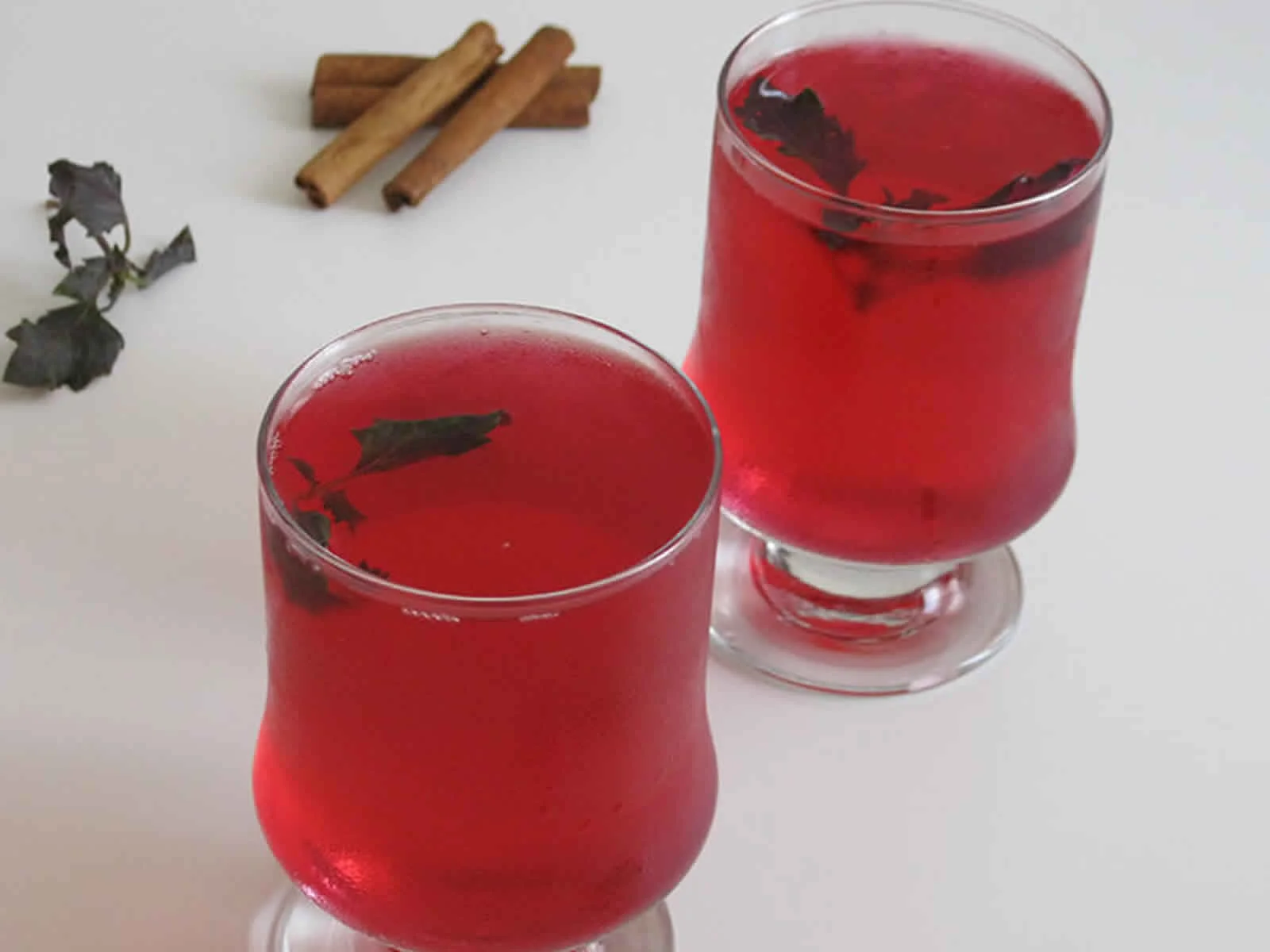 Reyhan Serbeti – Basilicum siroop